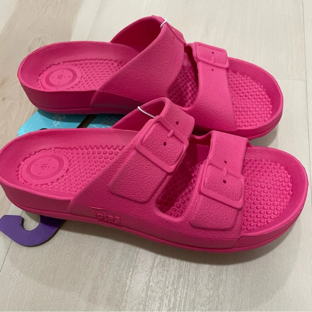 NWT Totes Kids 13-1 Slip On Slides Pink Sandals Lightweight Waterproof